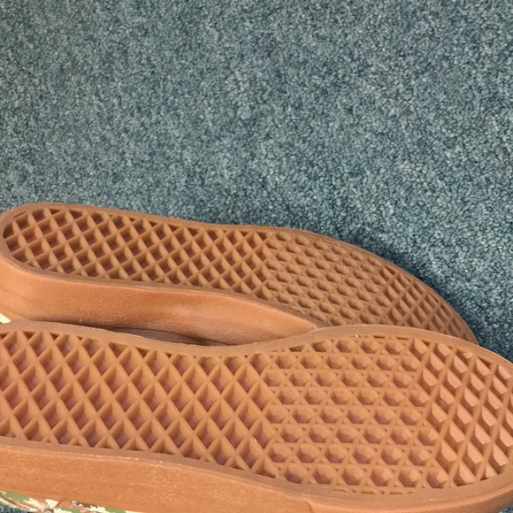 Shoes - Picture 3 of 3